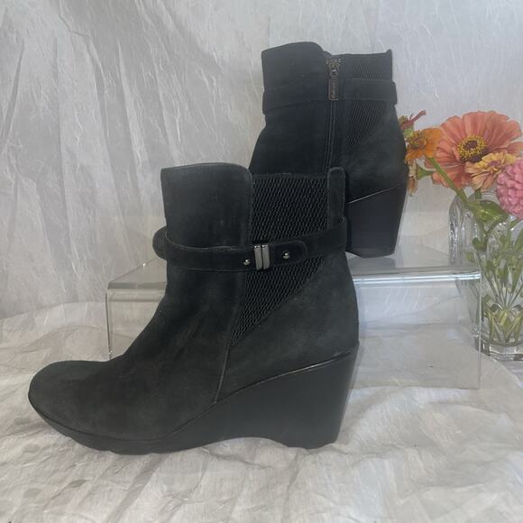 Blondo Liberata Black Suede Waterproof Wedge Ankle Boots Sz 8 Mid Heel Booties - Picture 4 of 13